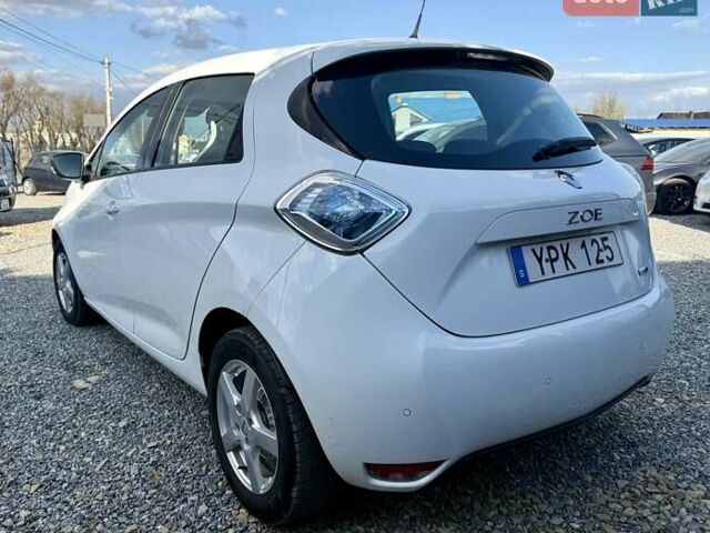 Белый Рено Зое, объемом двигателя 0 л и пробегом 35 тыс. км за 8800 $, фото 10 на Automoto.ua