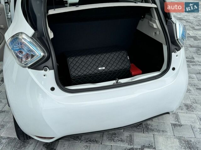 Білий Рено Зое, об'ємом двигуна 0 л та пробігом 85 тис. км за 9200 $, фото 136 на Automoto.ua