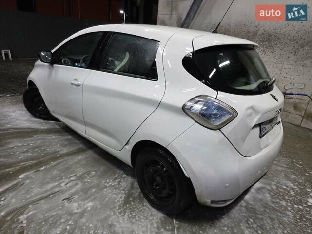 Білий Рено Зое, об'ємом двигуна 0 л та пробігом 154 тис. км за 7900 $, фото 5 на Automoto.ua