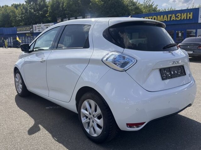 Белый Рено Зое, объемом двигателя 0 л и пробегом 107 тыс. км за 10200 $, фото 6 на Automoto.ua