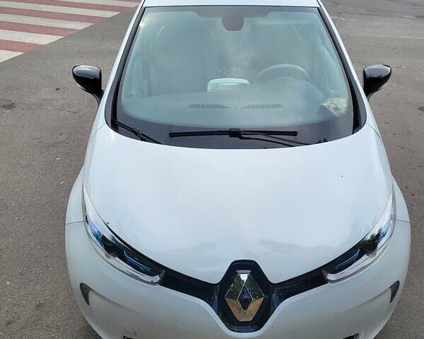 Белый Рено Зое, объемом двигателя 0 л и пробегом 80 тыс. км за 9200 $, фото 1 на Automoto.ua