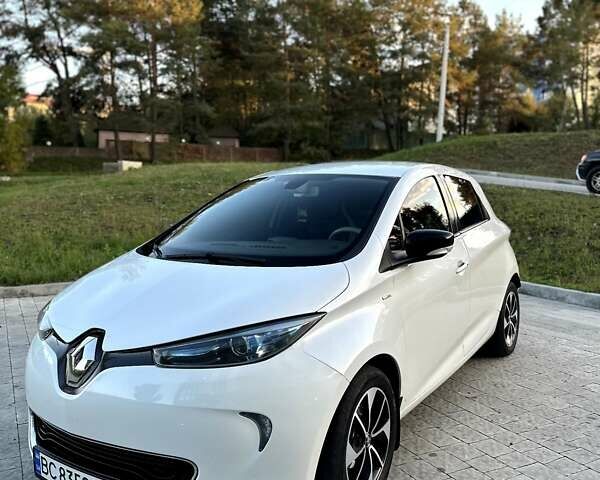 Белый Рено Зое, объемом двигателя 0 л и пробегом 127 тыс. км за 9800 $, фото 4 на Automoto.ua