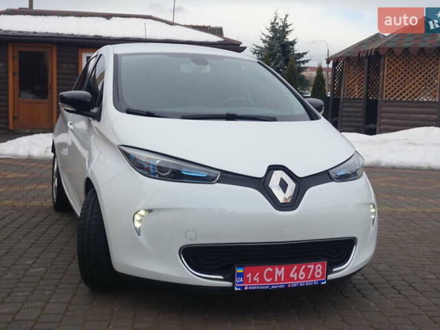 Белый Рено Зое, объемом двигателя 0 л и пробегом 102 тыс. км за 9777 $, фото 3 на Automoto.ua