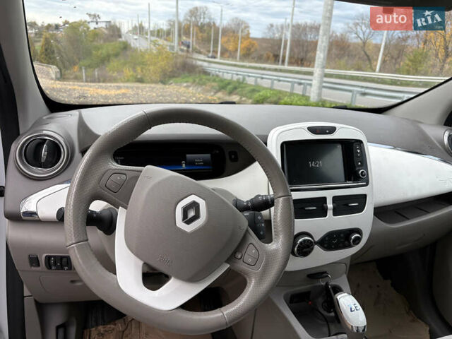 Рено Зое 2017 в Ровно на Automoto.ua Белый Рено Зое, объемом двигателя 0 л и пробегом 104 тыс. км за 8599 $, фото 15 на Automoto.ua