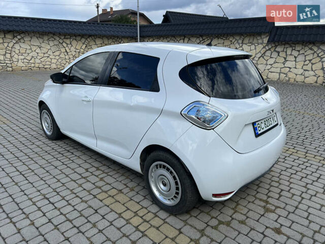 Белый Рено Зое, объемом двигателя 0 л и пробегом 98 тыс. км за 9000 $, фото 4 на Automoto.ua