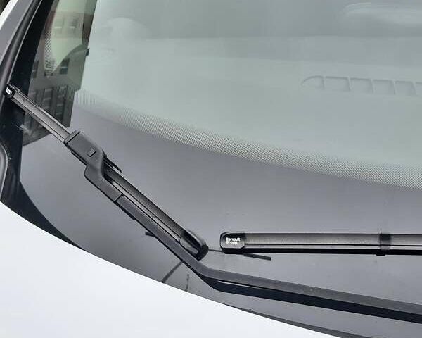 Білий Рено Зое, об'ємом двигуна 0 л та пробігом 123 тис. км за 9650 $, фото 11 на Automoto.ua