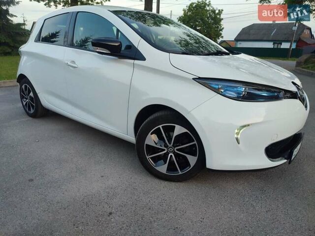 Белый Рено Зое, объемом двигателя 0 л и пробегом 88 тыс. км за 10800 $, фото 6 на Automoto.ua