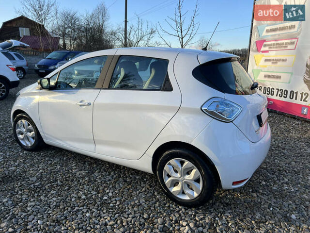 Белый Рено Зое, объемом двигателя 0 л и пробегом 94 тыс. км за 9199 $, фото 12 на Automoto.ua