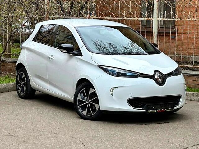 Белый Рено Зое, объемом двигателя 55 л и пробегом 93 тыс. км за 11000 $, фото 1 на Automoto.ua