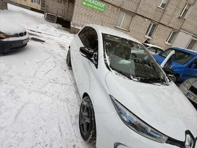 Білий Рено Зое, об'ємом двигуна 0 л та пробігом 112 тис. км за 8700 $, фото 2 на Automoto.ua