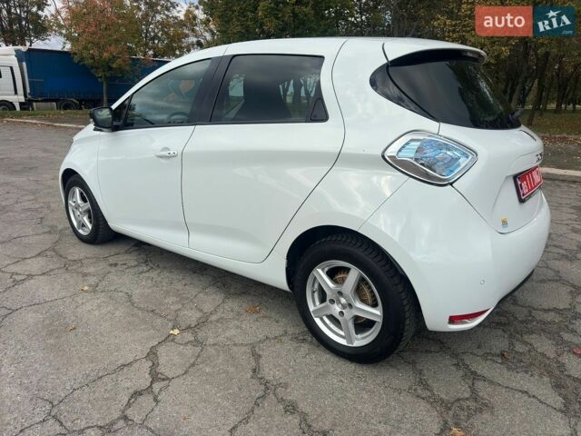 Білий Рено Зое, об'ємом двигуна 0 л та пробігом 83 тис. км за 9800 $, фото 9 на Automoto.ua