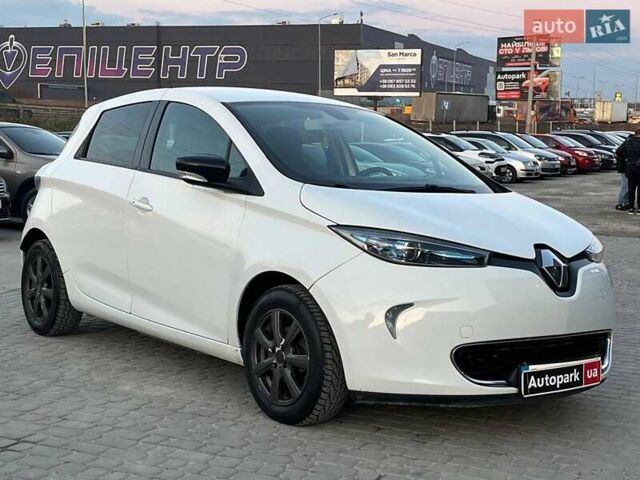 Белый Рено Зое, объемом двигателя 0 л и пробегом 95 тыс. км за 8940 $, фото 2 на Automoto.ua