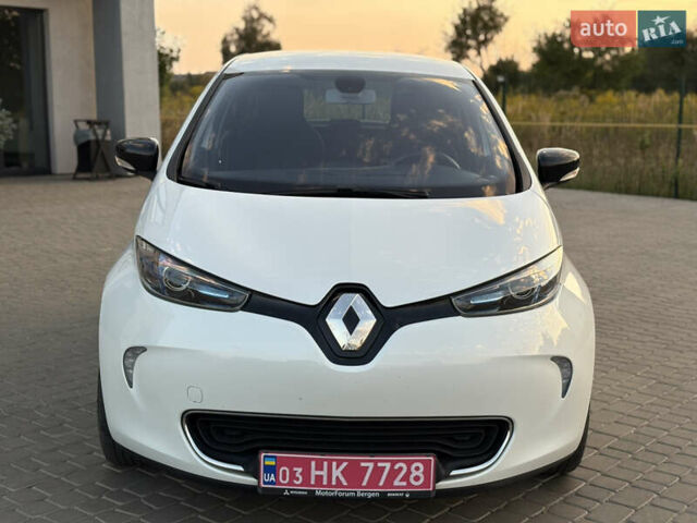 Белый Рено Зое, объемом двигателя 0 л и пробегом 128 тыс. км за 8500 $, фото 2 на Automoto.ua