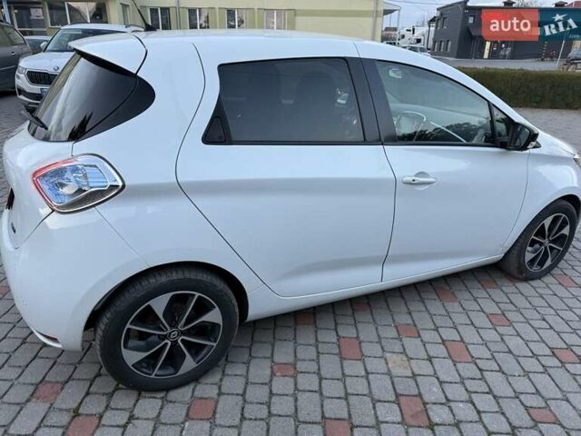 Белый Рено Зое, объемом двигателя 0 л и пробегом 132 тыс. км за 8800 $, фото 8 на Automoto.ua