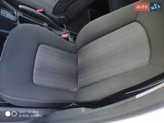 Білий Рено Зое, об'ємом двигуна 0 л та пробігом 65 тис. км за 9350 $, фото 26 на Automoto.ua
