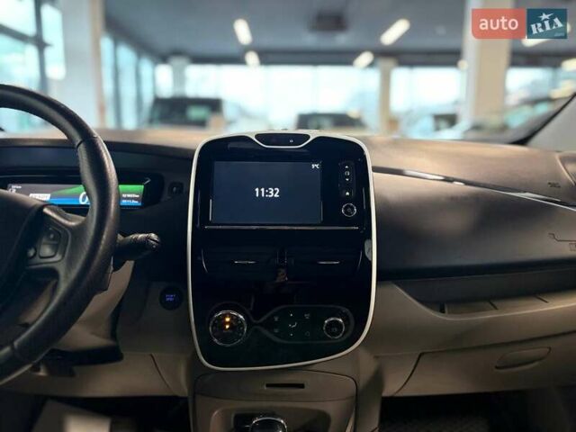 Білий Рено Зое, об'ємом двигуна 0 л та пробігом 121 тис. км за 7300 $, фото 21 на Automoto.ua