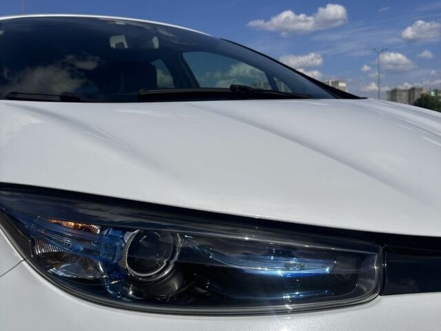 Белый Рено Зое, объемом двигателя 0 л и пробегом 107 тыс. км за 10200 $, фото 2 на Automoto.ua