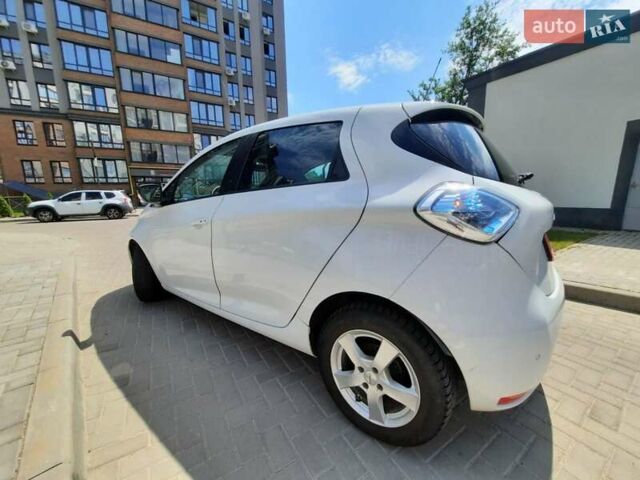 Белый Рено Зое, объемом двигателя 0 л и пробегом 121 тыс. км за 8900 $, фото 11 на Automoto.ua
