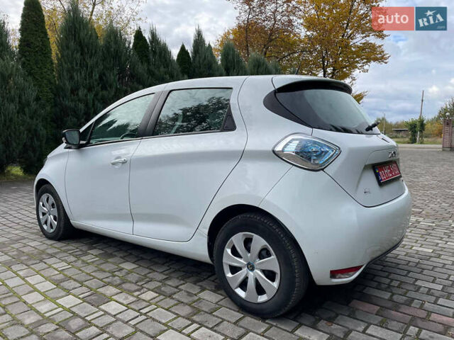 Белый Рено Зое, объемом двигателя 0 л и пробегом 97 тыс. км за 9500 $, фото 12 на Automoto.ua