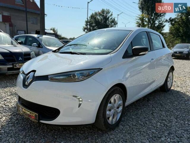 Белый Рено Зое, объемом двигателя 0 л и пробегом 93 тыс. км за 9799 $, фото 2 на Automoto.ua
