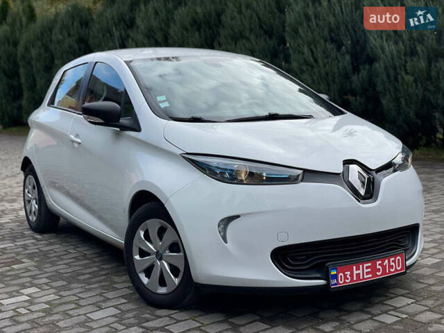 Белый Рено Зое, объемом двигателя 0 л и пробегом 97 тыс. км за 9500 $, фото 45 на Automoto.ua