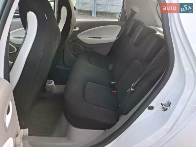 Білий Рено Зое, об'ємом двигуна 0 л та пробігом 120 тис. км за 8500 $, фото 9 на Automoto.ua