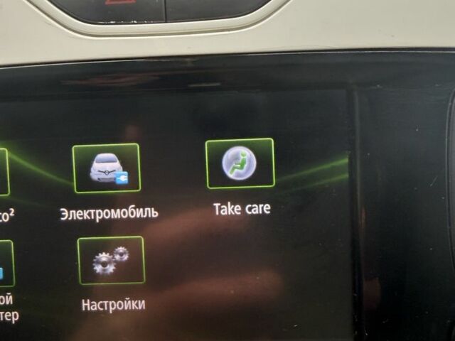 Білий Рено Зое, об'ємом двигуна 0 л та пробігом 112 тис. км за 8700 $, фото 6 на Automoto.ua