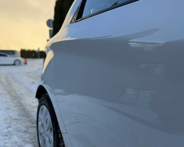 Білий Рено Зое, об'ємом двигуна 0 л та пробігом 54 тис. км за 10300 $, фото 14 на Automoto.ua