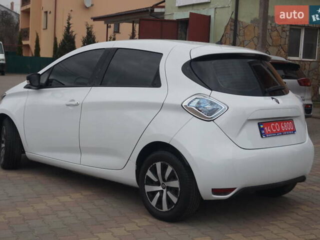 Белый Рено Зое, объемом двигателя 0 л и пробегом 60 тыс. км за 9222 $, фото 8 на Automoto.ua