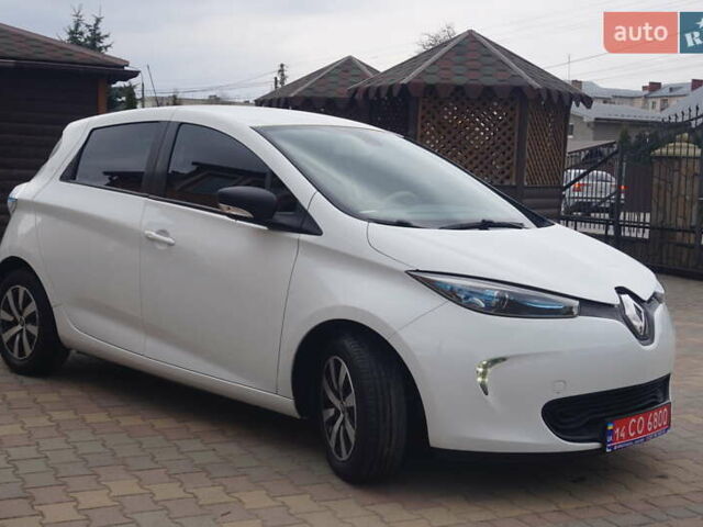 Белый Рено Зое, объемом двигателя 0 л и пробегом 60 тыс. км за 9222 $, фото 3 на Automoto.ua