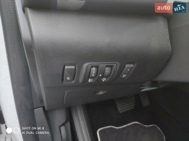 Білий Рено Зое, об'ємом двигуна 0 л та пробігом 65 тис. км за 9350 $, фото 32 на Automoto.ua
