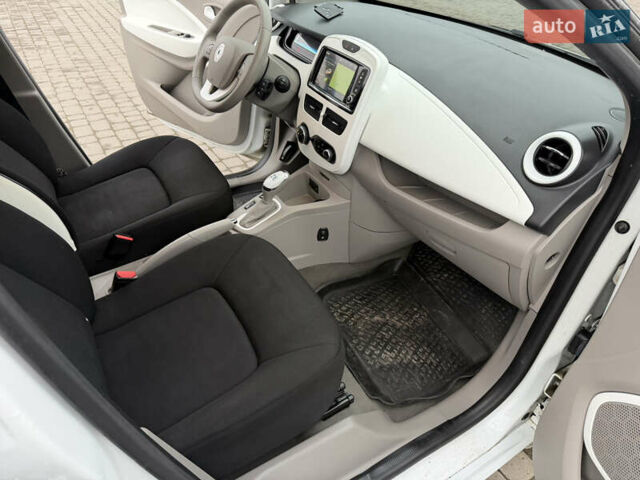 Білий Рено Зое, об'ємом двигуна 0 л та пробігом 104 тис. км за 8700 $, фото 10 на Automoto.ua
