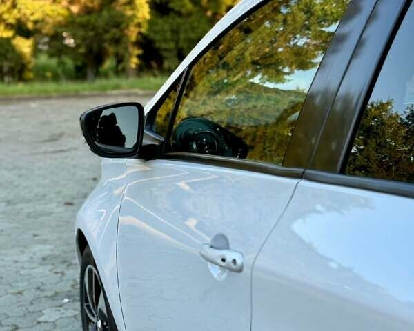 Белый Рено Зое, объемом двигателя 0 л и пробегом 122 тыс. км за 9300 $, фото 74 на Automoto.ua