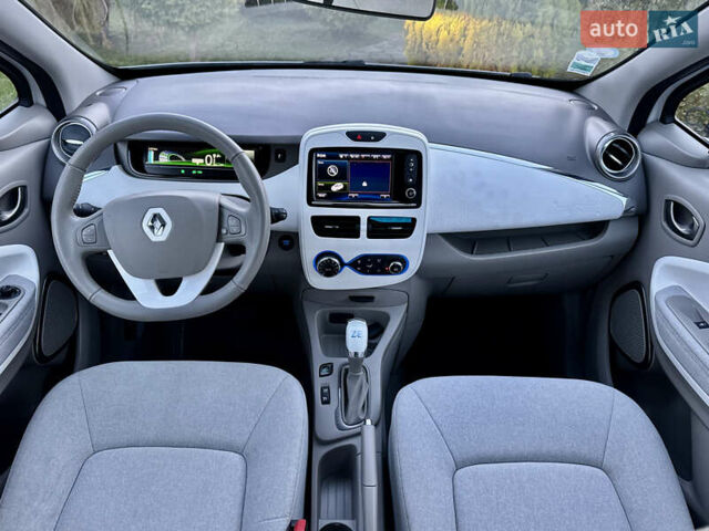 Белый Рено Зое, объемом двигателя 0 л и пробегом 43 тыс. км за 9399 $, фото 48 на Automoto.ua