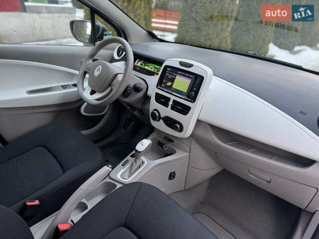 Білий Рено Зое, об'ємом двигуна 0 л та пробігом 54 тис. км за 10300 $, фото 36 на Automoto.ua
