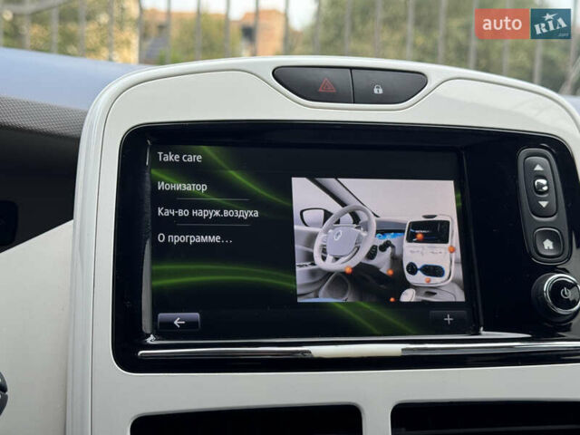 Белый Рено Зое, объемом двигателя 0 л и пробегом 77 тыс. км за 9499 $, фото 75 на Automoto.ua