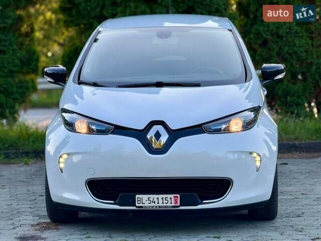 Белый Рено Зое, объемом двигателя 0 л и пробегом 122 тыс. км за 9300 $, фото 23 на Automoto.ua
