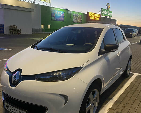 Білий Рено Зое, об'ємом двигуна 0 л та пробігом 117 тис. км за 9800 $, фото 3 на Automoto.ua