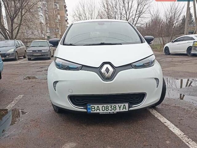 Белый Рено Зое, объемом двигателя 0 л и пробегом 113 тыс. км за 10200 $, фото 1 на Automoto.ua