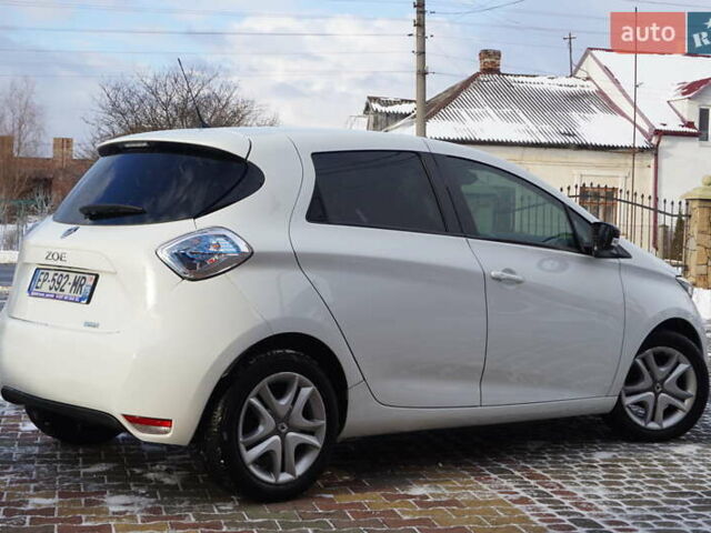 Белый Рено Зое, объемом двигателя 0 л и пробегом 26 тыс. км за 9555 $, фото 6 на Automoto.ua