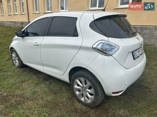 Білий Рено Зое, об'ємом двигуна 0 л та пробігом 147 тис. км за 8300 $, фото 3 на Automoto.ua