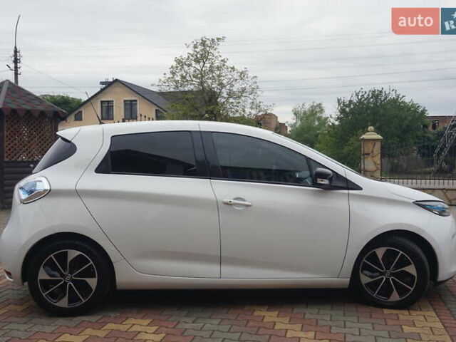 Белый Рено Зое, объемом двигателя 0 л и пробегом 136 тыс. км за 9000 $, фото 6 на Automoto.ua
