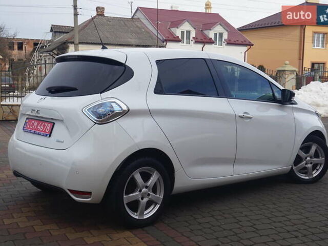 Белый Рено Зое, объемом двигателя 0 л и пробегом 102 тыс. км за 9777 $, фото 7 на Automoto.ua