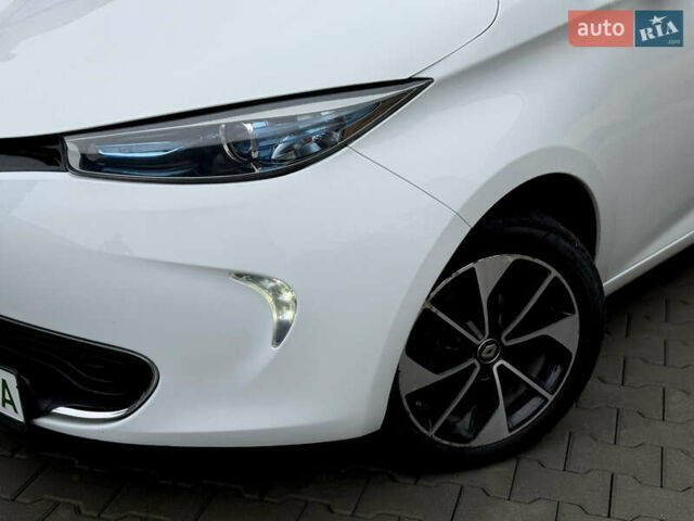 Білий Рено Зое, об'ємом двигуна 0 л та пробігом 99 тис. км за 9400 $, фото 11 на Automoto.ua