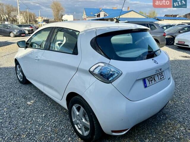 Белый Рено Зое, объемом двигателя 0 л и пробегом 35 тыс. км за 8800 $, фото 11 на Automoto.ua