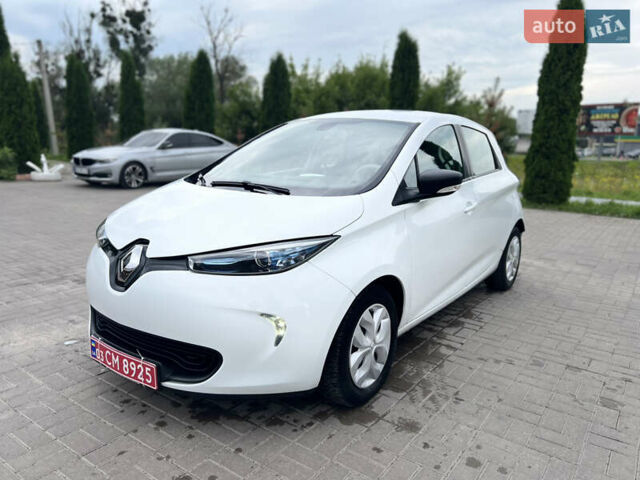 Белый Рено Зое, объемом двигателя 0 л и пробегом 65 тыс. км за 8900 $, фото 1 на Automoto.ua
