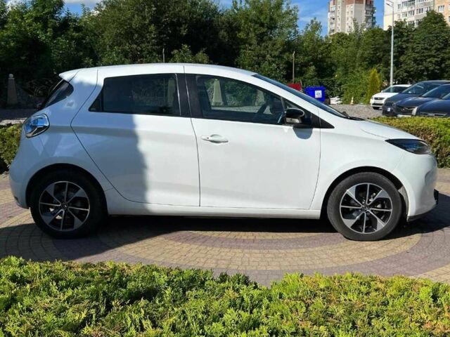 Белый Рено Зое, объемом двигателя 0 л и пробегом 143 тыс. км за 8900 $, фото 7 на Automoto.ua