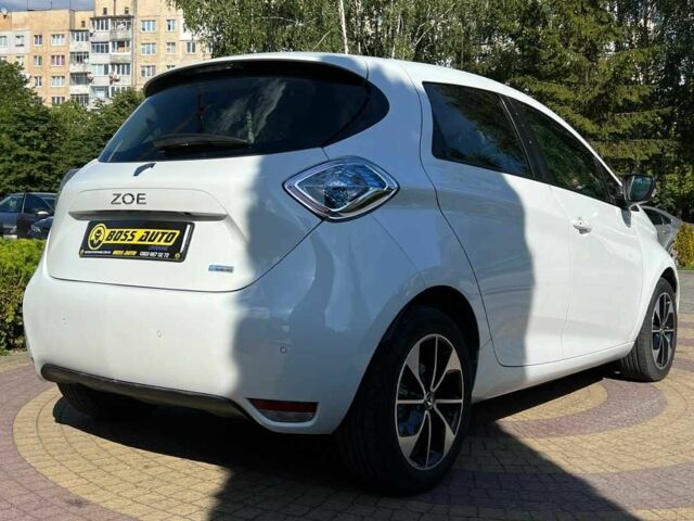 Белый Рено Зое, объемом двигателя 0 л и пробегом 143 тыс. км за 8900 $, фото 6 на Automoto.ua