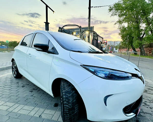 Рено Зое 2017 у Кропивницькому (Кіровограді) на Automoto.ua Білий Рено Зое, об'ємом двигуна 0 л та пробігом 199 тис. км за 8100 $, фото 18 на Automoto.ua
