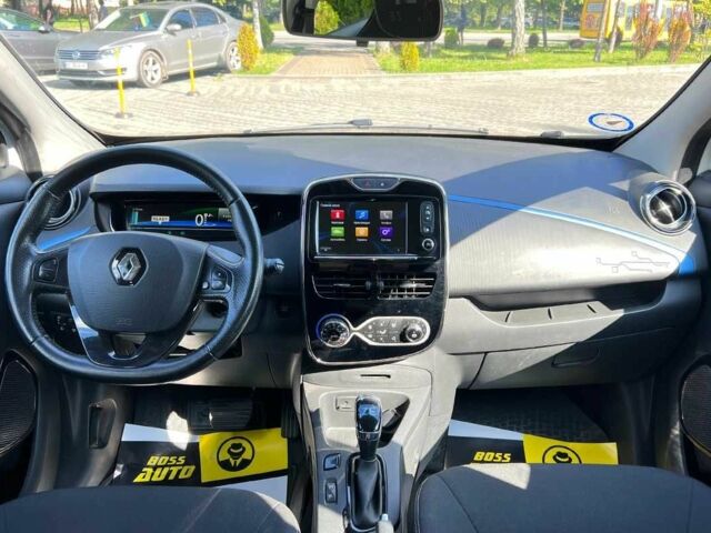 Белый Рено Зое, объемом двигателя 0 л и пробегом 143 тыс. км за 8900 $, фото 11 на Automoto.ua